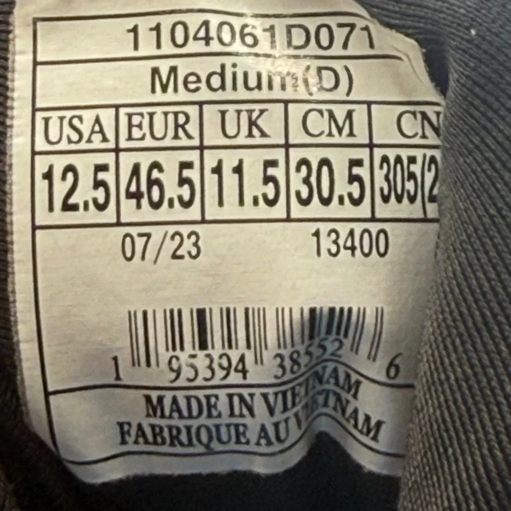 Brooks Ghost Max Men Size 12.5 Running Shoes Athletic Grey 1104061D071